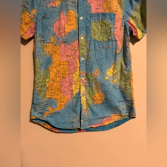 EUC 21 MEN Blue Map of the World AOP Button Down size small - Picture 4 of 8